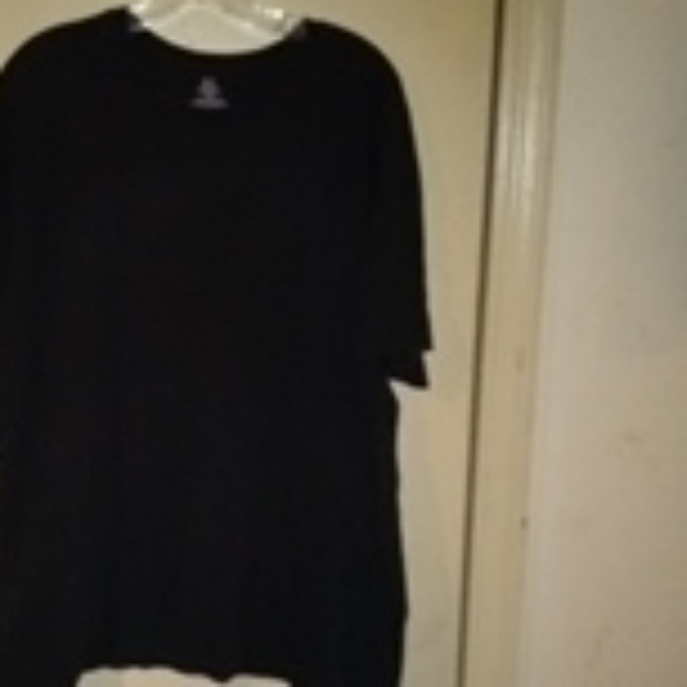 2 T-shirts